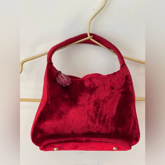 Elegant Red Velvet Mini Bag - Picture 1 of 8